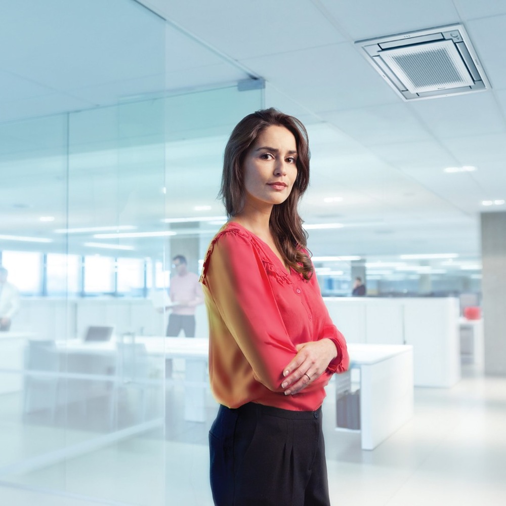 Инверторный кассетный кондиционер (сплит-система) Daikin FFA50A9 / RZAG50B